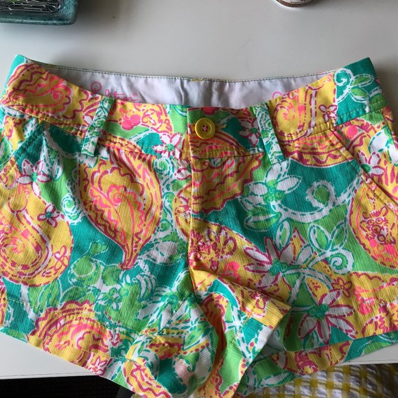 Lilly Pulitzer Pants - Size 0 Lilly Pulitzer shorts multi color